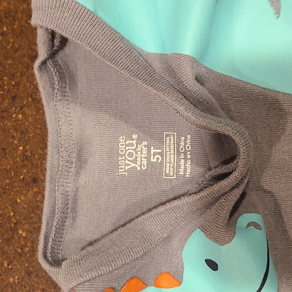 Carter's 5T pajamas - Picture 3 of 6